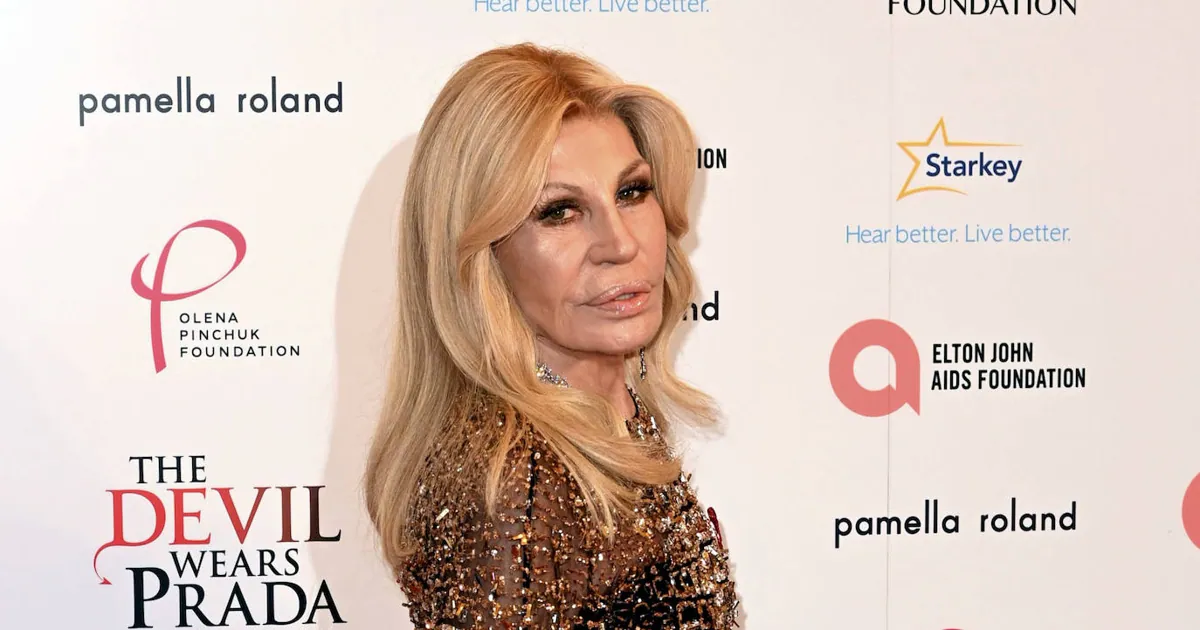 el-sorprendente-cambio-fisico-de-donatella-versace-analizado-por-doctores-expertos-en-cirugia-y-medicina-estetica