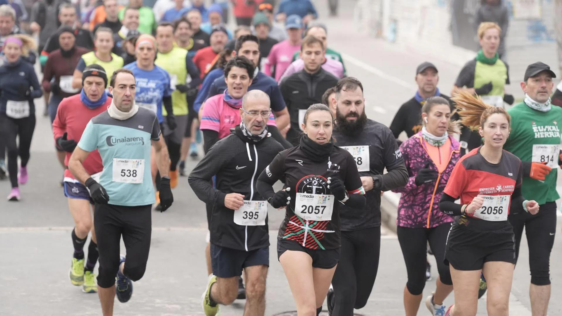 la-media-maraton-de-vitoria-supera-los-3.500-atletas-y-bate-el-record-de-participacion-femenina-|-el-correo