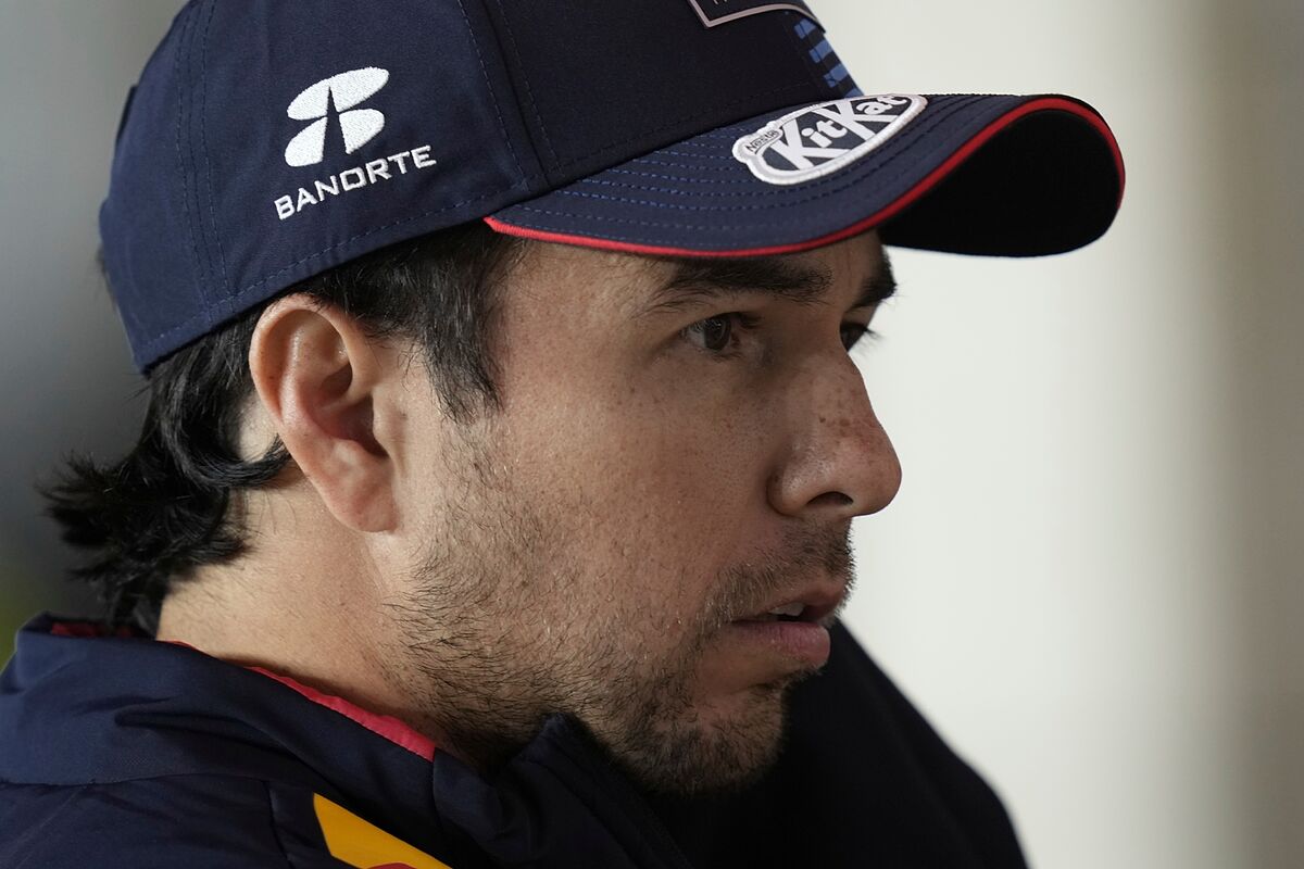 Checo Prez dejara Red Bull y Liam Lawson ocupara su lugar