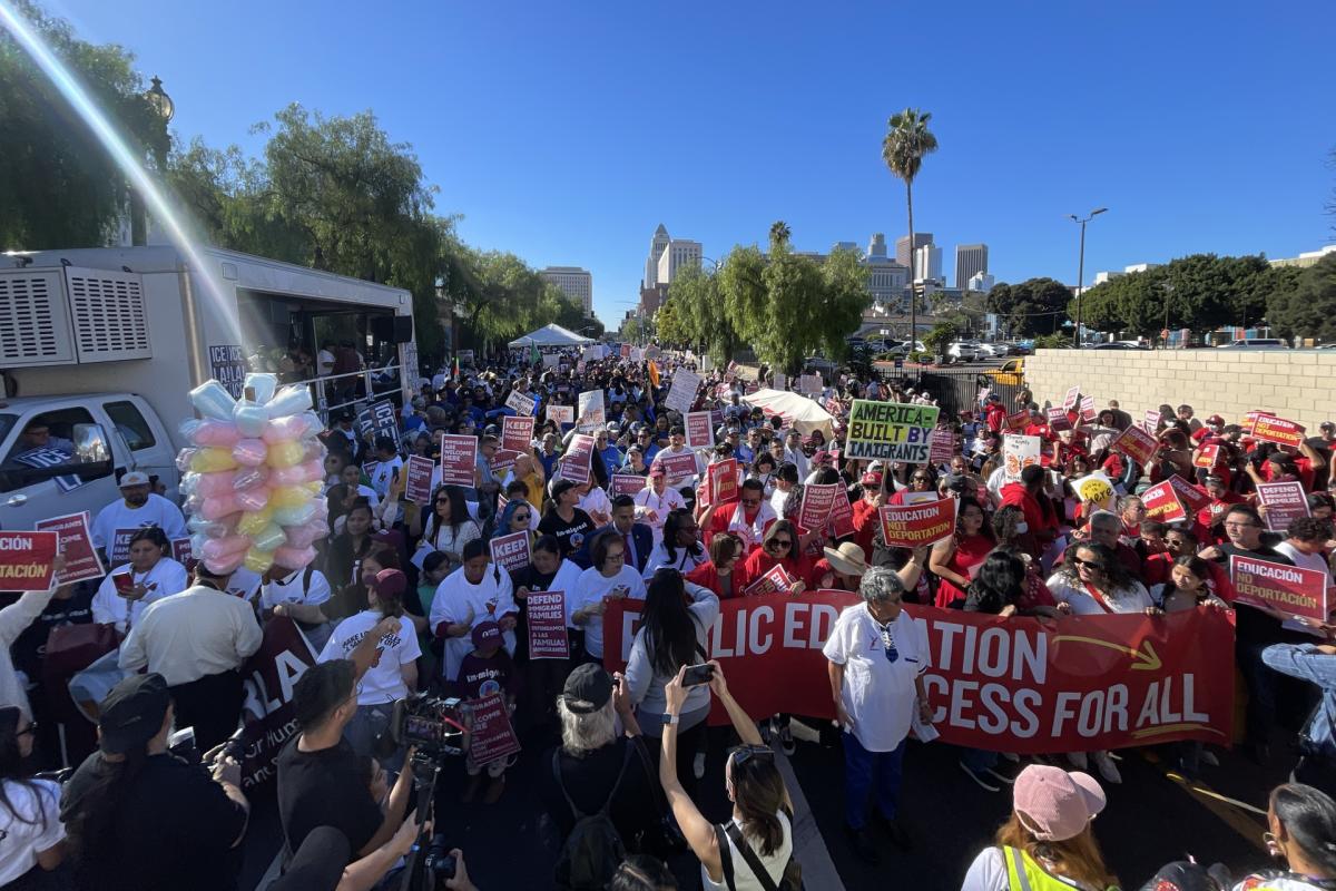 inmigrantes-en-eeuu.-envian-en-su-dia-un-mensaje-de-unidad-y-resistencia-a-donald-trump