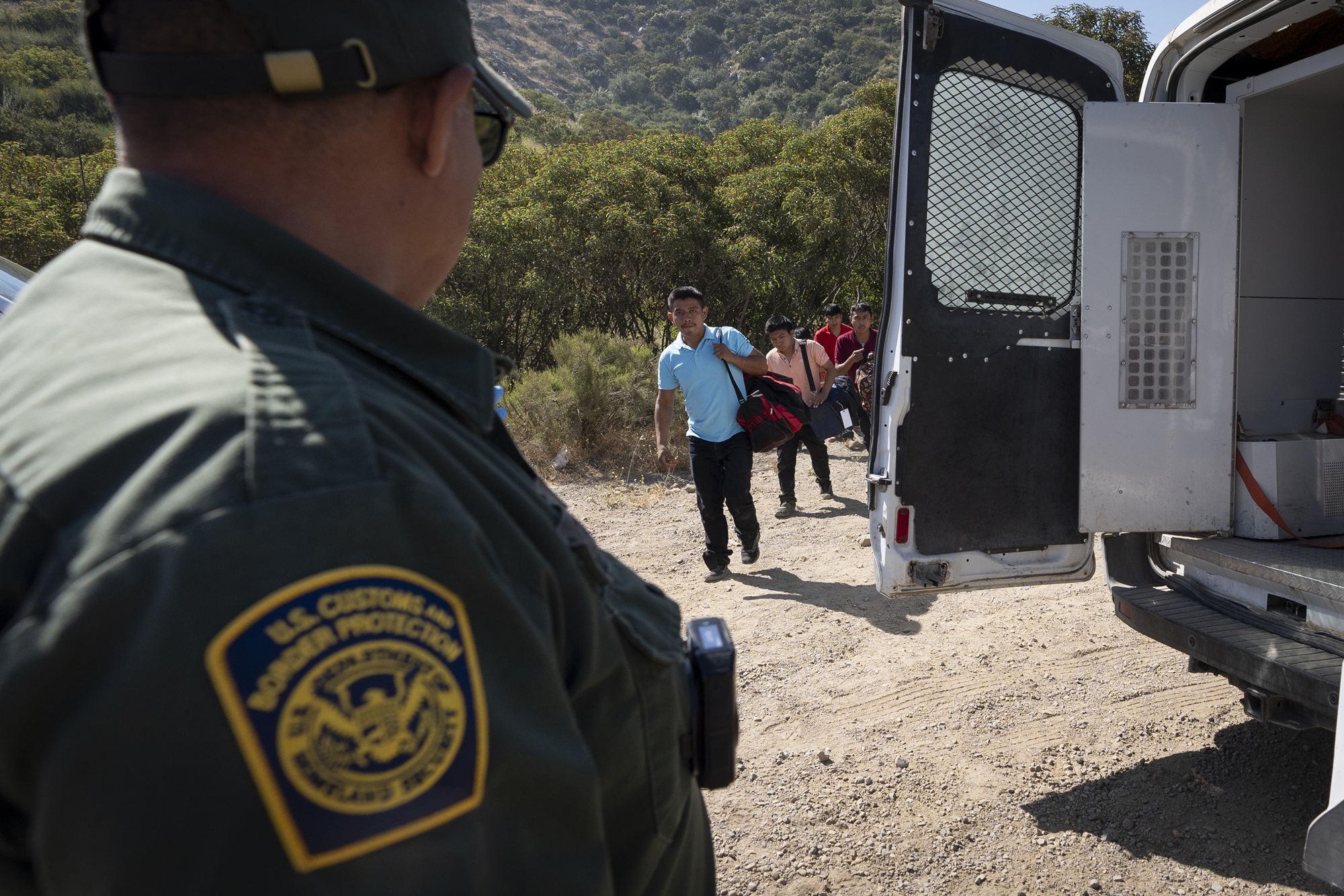 HRW revela que hay agentes de CBP que afirman que el asilo “ya no existe” – La Opinión