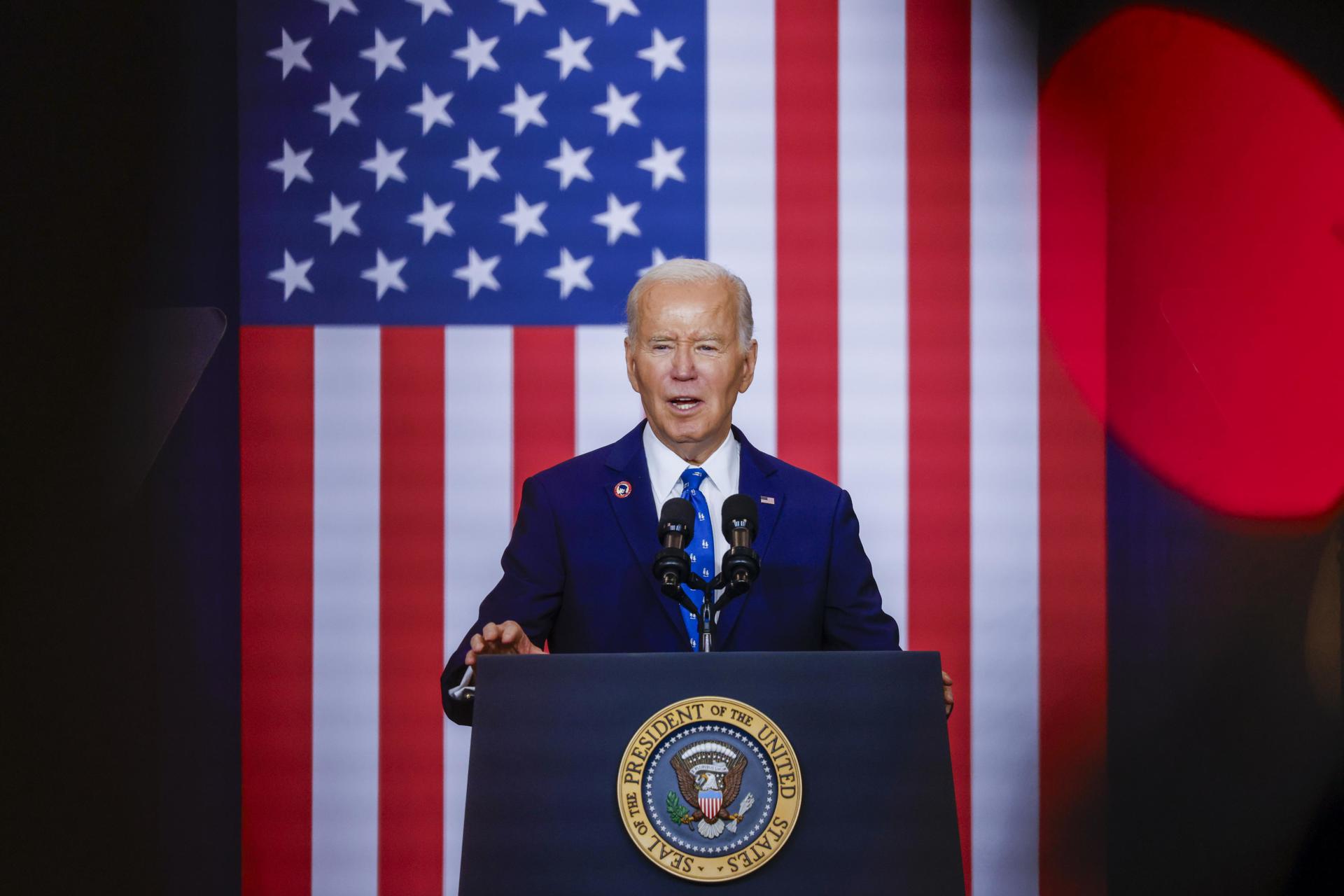 Biden urge a prohibir armas de asalto tras tiroteo en escuela de Wisconsin – El Diario NY