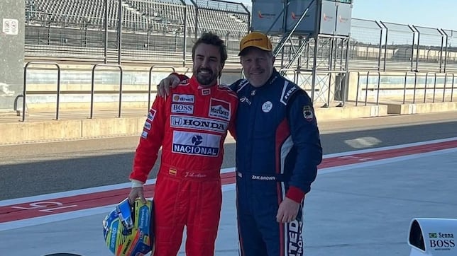 Alonso se viste de Senna