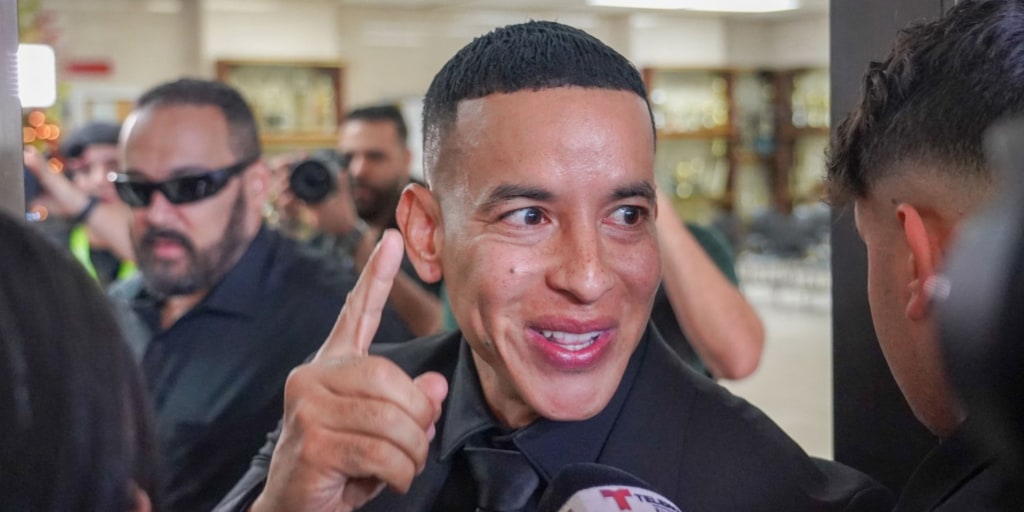 daddy-yankee-envia-fuerte-mensaje-en-los-tribunales-al-encontrarse-con-mireddys-gonzalez