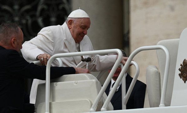 La drástica decisión que tomó el PAPA FRANCISCO debido a sus problemas de SALUD