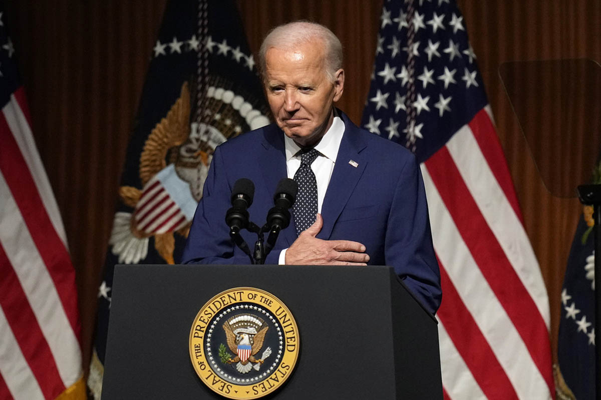 Biden firma proyecto de ley de financiación provisional que evita cierre de gobierno – La Opinión