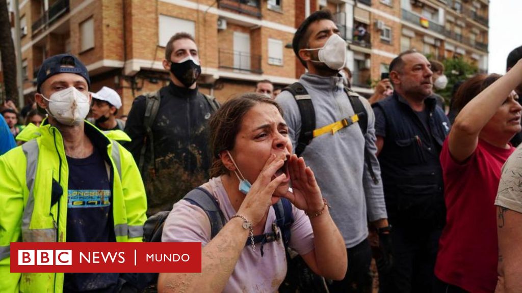 Valencia: cómo las diferencias entre los políticos españoles ralentizan la ayuda frente al desastre de Valencia y provocan la ira de la gente – BBC News Mundo