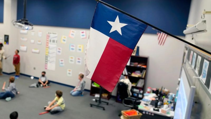 La junta escolar de Texas aprueba un plan de estudios opcional que incorpora lecciones de la Biblia | CNN