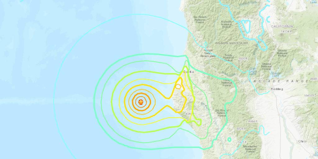 Un temblor de magnitud 7.0 sacude el norte de California. Autoridades cancelan la alerta de tsunami