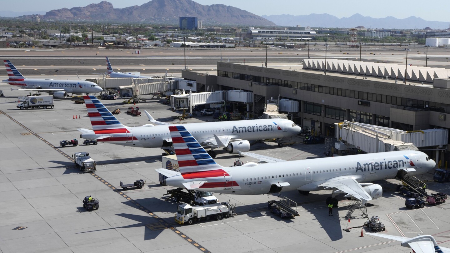 Operaciones de American Airlines se reanudan tras problema técnico que afectó vuelos en EEUU