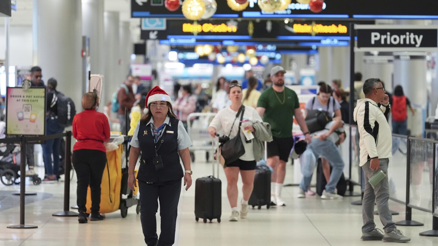 Día intenso de viajes en EEUU comienza con vuelos cancelados