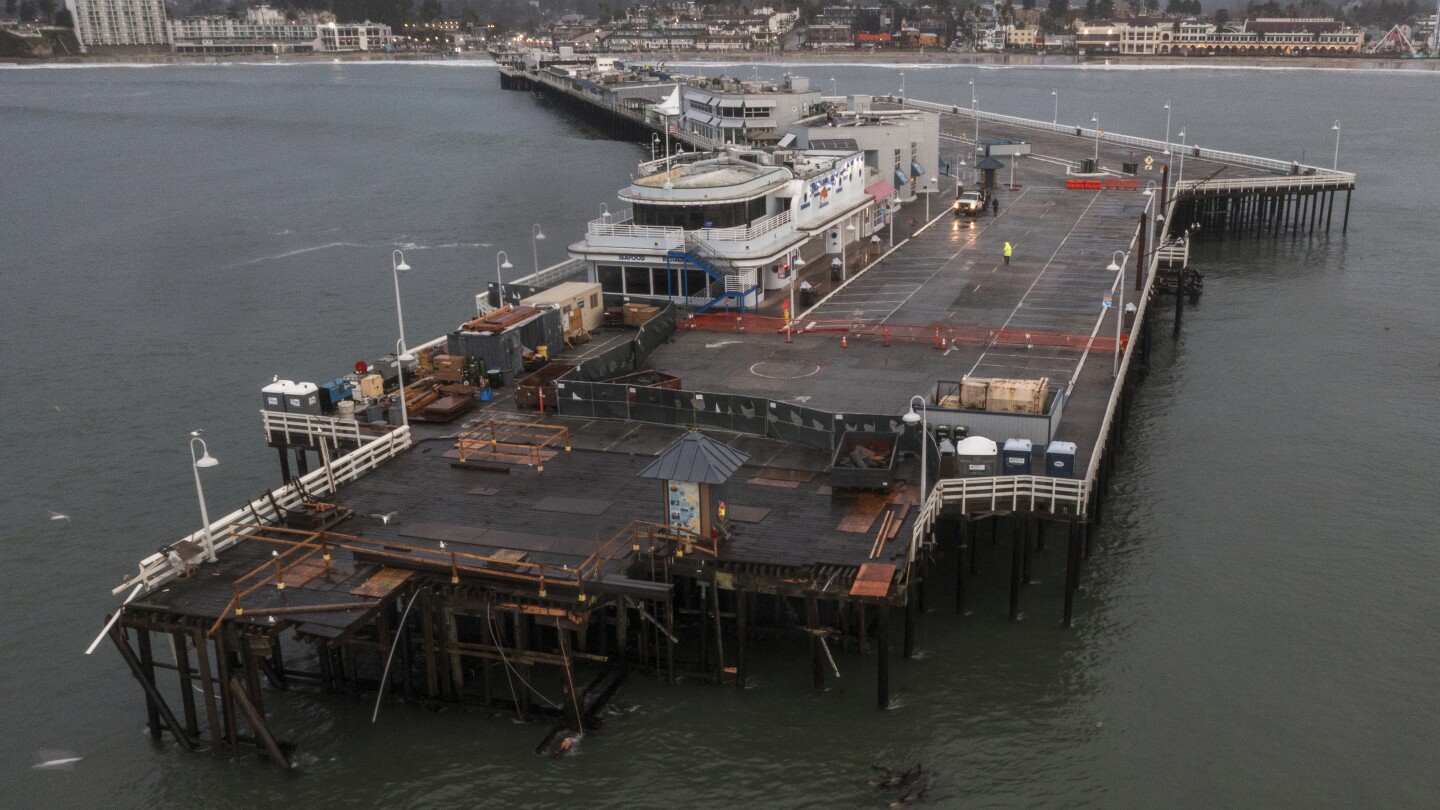 residentes-de-california-en-alerta-por-amenaza-de-fuertes-olas-e-inundaciones-en-nochebuena