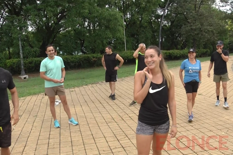 “Fondito navideño”: Atletas se reunieron para correr 10 kilómetros por Paraná