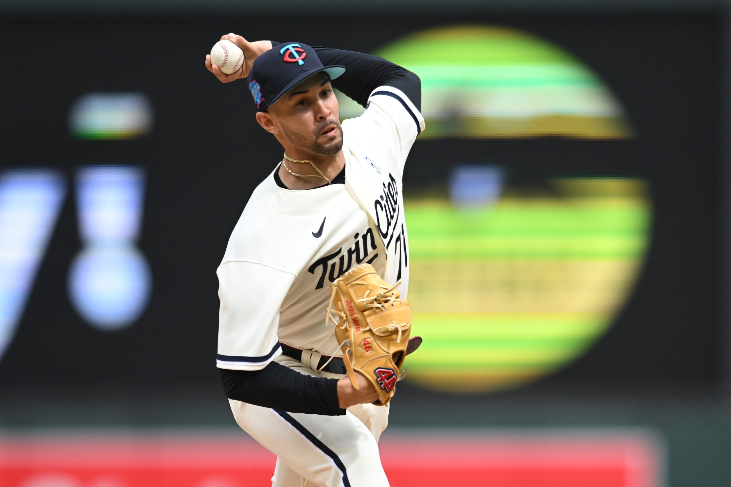 Intercambio de diamantes, los Red Sox aseguran el brazo mágico de Moran, los Mellizos pondrán a prueba la racha de Gasper en casa.