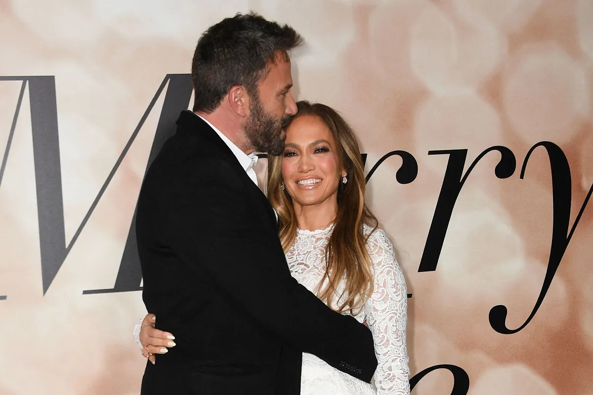 el-regalo-exclusivo-de-ben-affleck-a-jennifer-lopez-por-navidad:-una-pieza-nica-de-marlon-brando