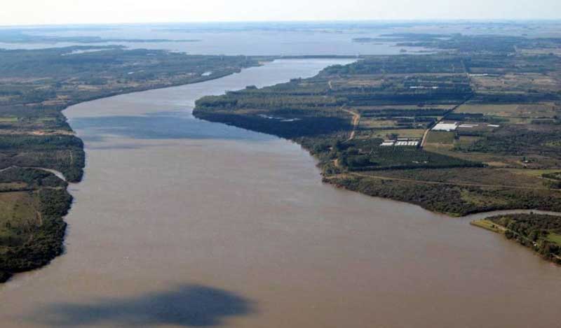 Indagan al intendente de San Pedro y a exfuncionarios por contaminación ambiental en el río Paraná