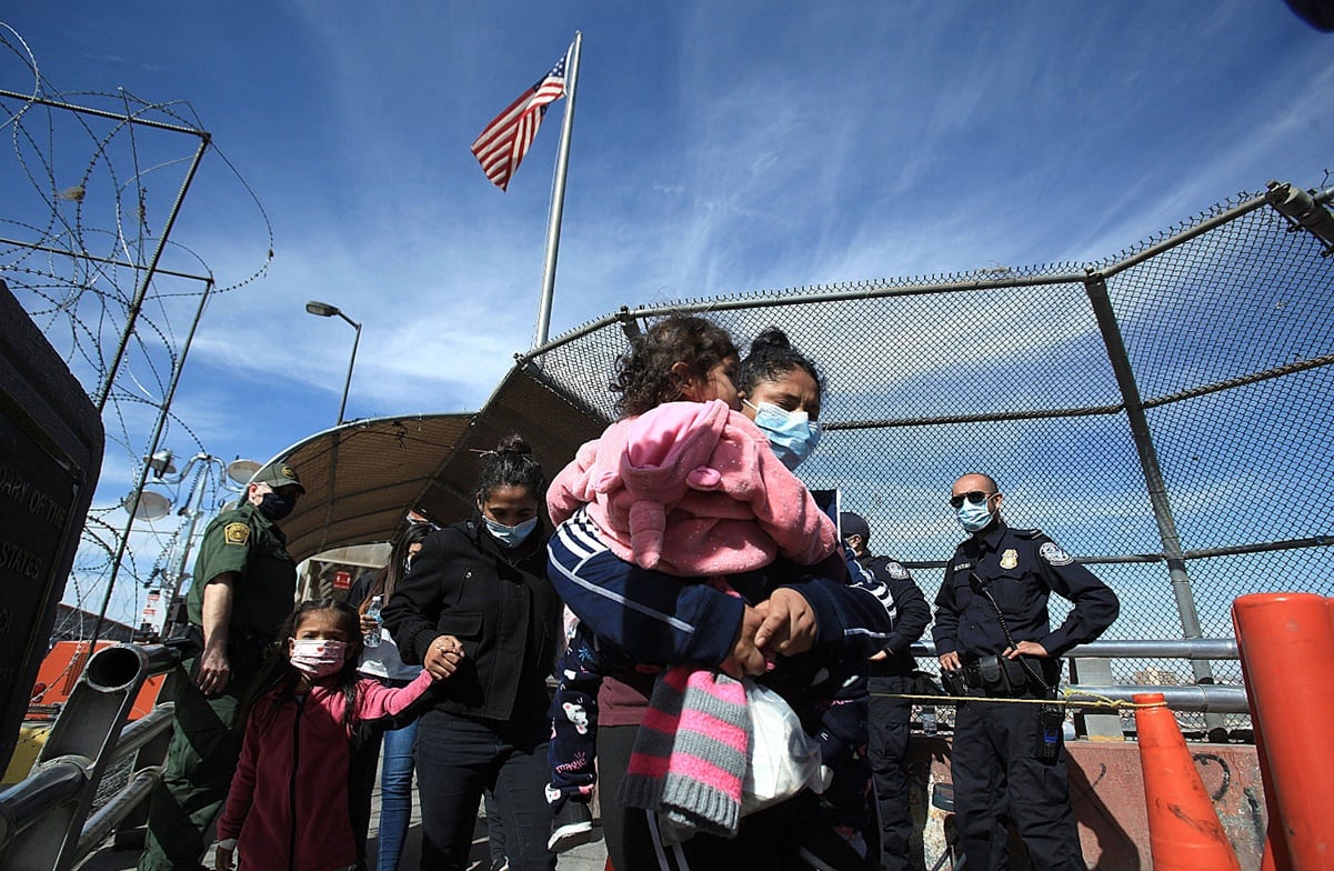 Próximo zar fronterizo de Trump dice que restablecerá la detención familiar de migrantes; “vamos a necesitar instalaciones”  | El Universal