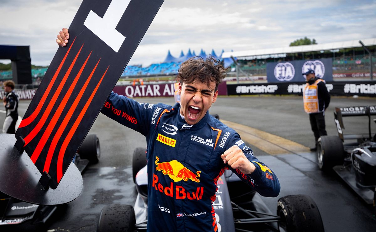 Conoce a Arvid Lindblad, el nuevo Verstappen que amenaza con dominar la Fórmula 1