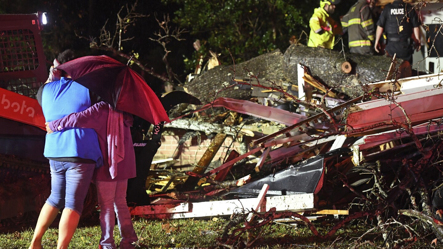 Tornados azotan Texas y Mississippi; hay 2 muertos y 6 heridos