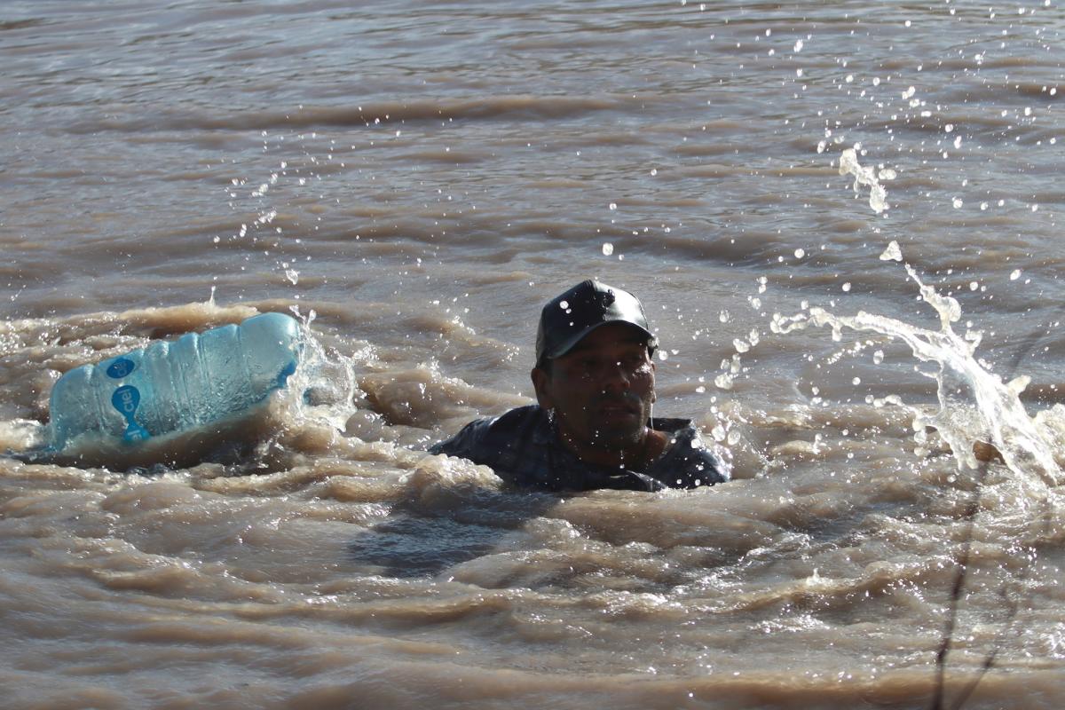 Autoridades mexicanas rescatan a seis migrantes en el río Bravo, fronterizo con EEUU