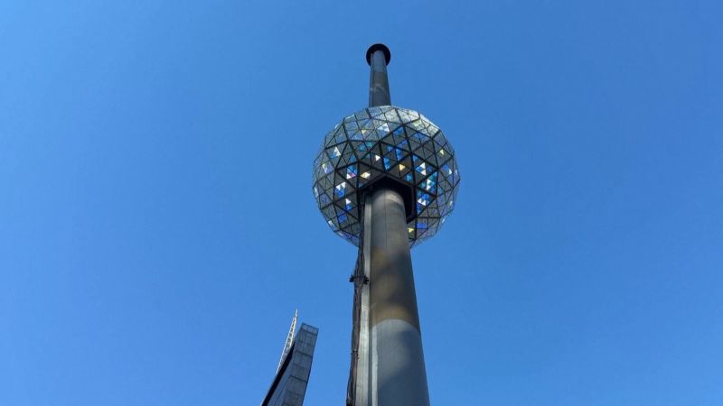 La bola de cristal del Time Square está lista para recibir el nuevo año | CNN