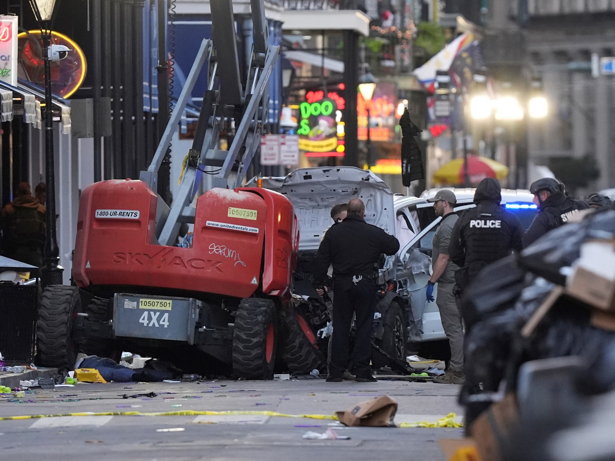 Tenía 42 años y llevaba una bandera de ISIS: quién era el sospechoso que atropelló a una multitud en pleno Año Nuevo en Nueva Orleans