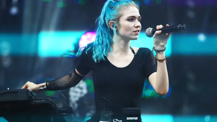 Grimes y su inesperada conversión al cristianismo para dejar el vapeo