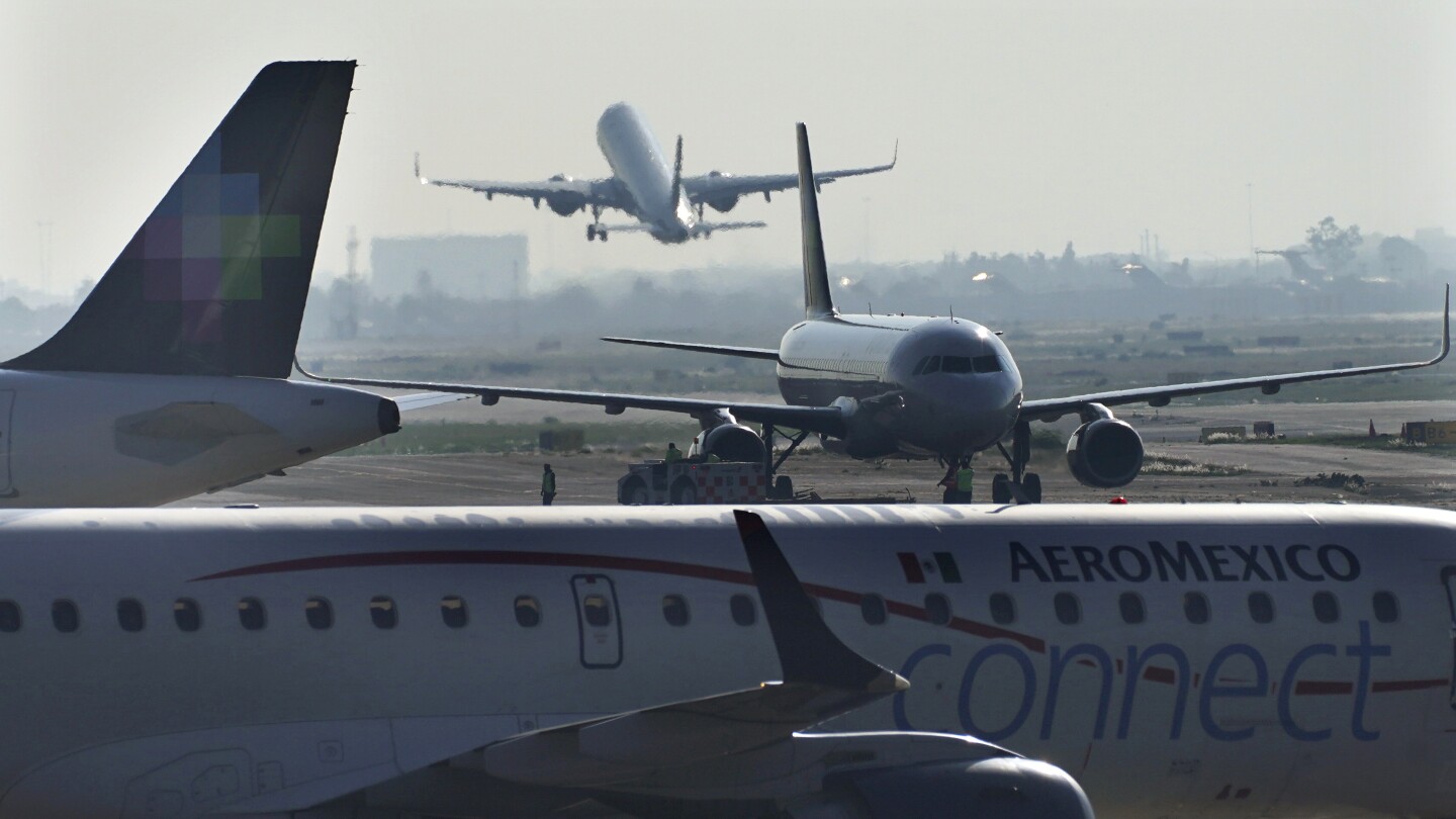 La aerolínea mexicana Aeroméxico fue la más puntual de 2024, según ranking de empresa de datos