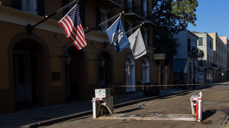 Las barricadas debían proteger a las peatones de Bourbon Street. He aquí por qué no lo hicieron | CNN