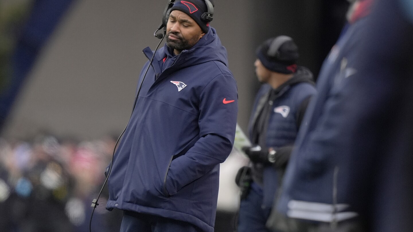 Patriots despiden al entrenador Mayo tras vencer a Bills y terminar la temporada en 4-13