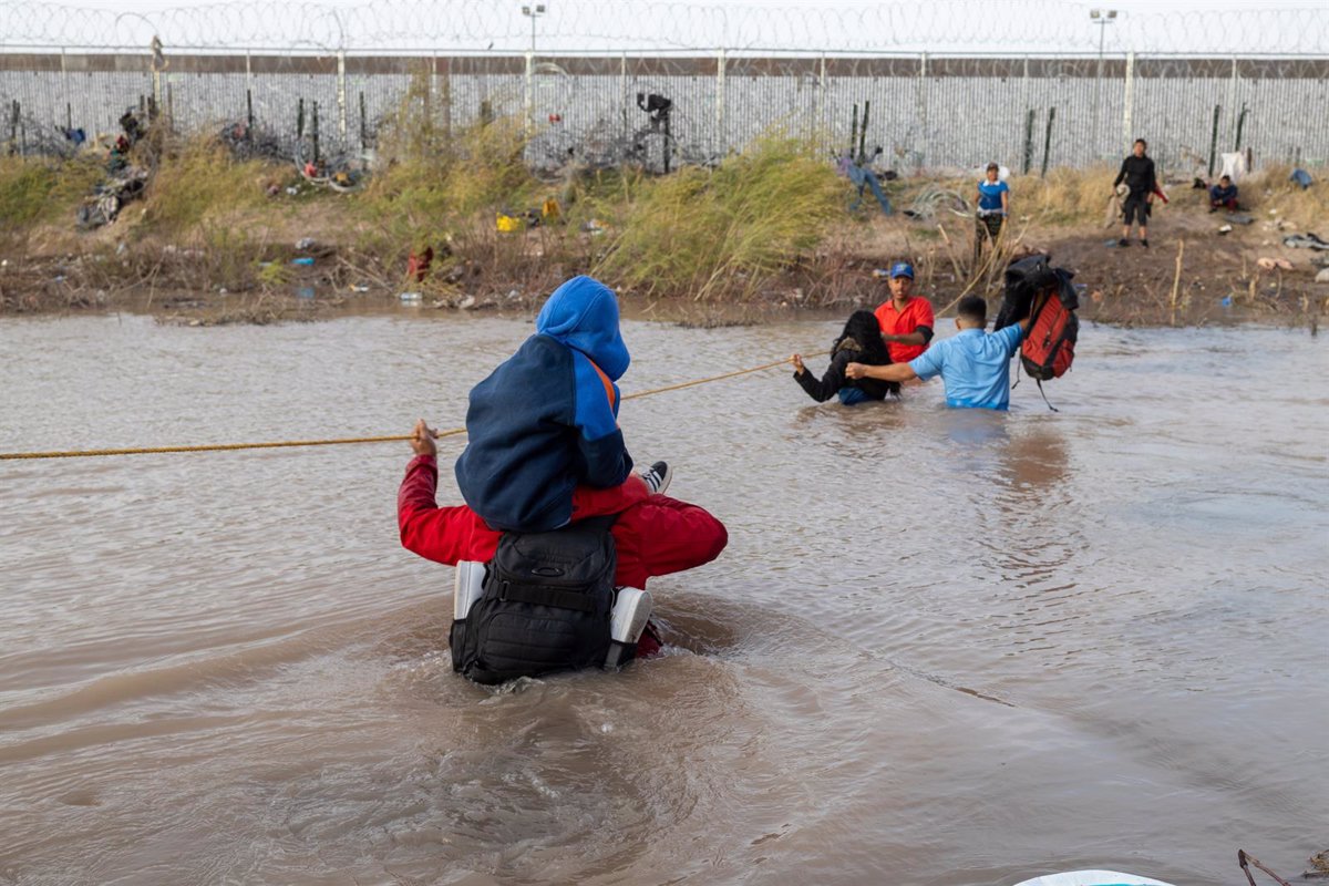 EEUU.- HRW cifra en 1.360 los niños que siguen separados de sus familias por las políticas de Trump en frontera