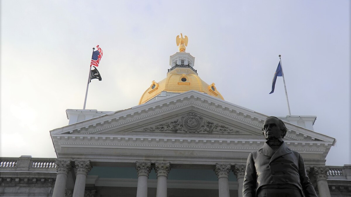 Dos proyectos de ley podrían limitar las licencias de conducir para inmigrantes en New Hampshire