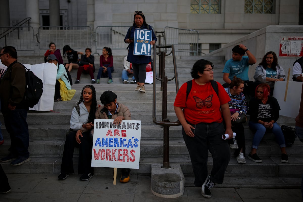 Nicaragüenses, cubanos y haitianos, el ‘blanco fácil’ para las deportaciones masivas de Trump al vencer su ‘parole’ humanitario