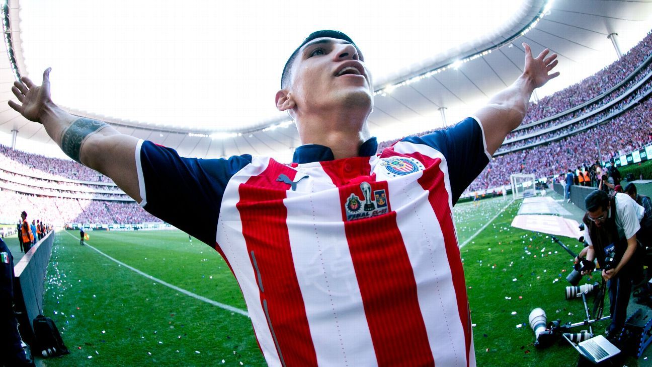 ¿como-fue-la-primera-etapa-de-alan-pulido-en-chivas?