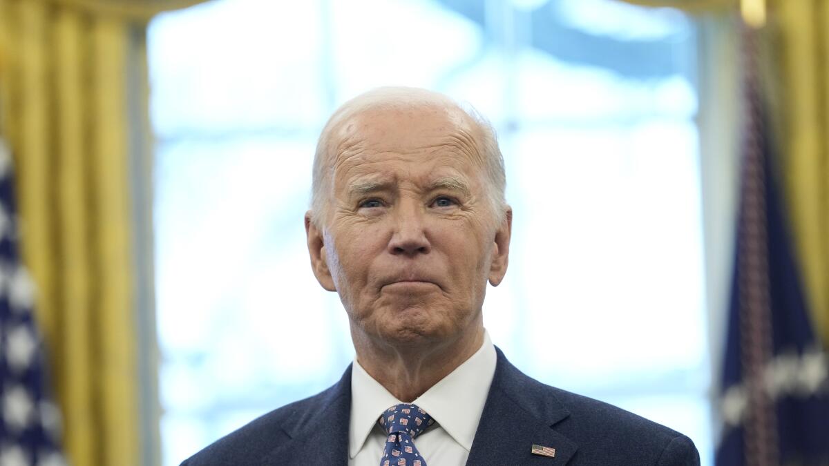 Biden cuestiona su capacidad para servir otros cuatro años días antes de terminar su mandato