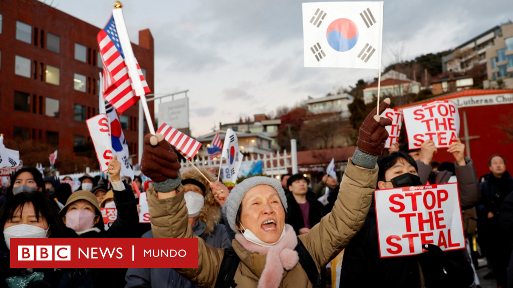 Corea del Sur: fracasa el intento de arresto contra el suspendido presidente tras un dramático enfrentamiento con las fuerzas de seguridad – BBC News Mundo