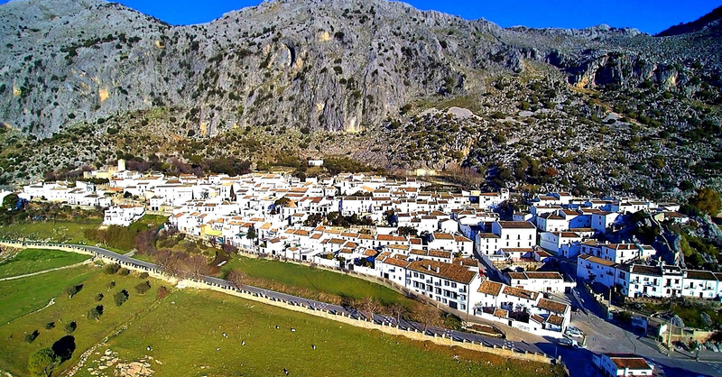 Este pequeño pueblo de la Sierra de Cádiz reunirá a 700 corredores en la primera carrera de montaña del año