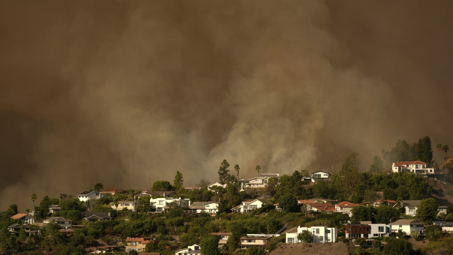 Incendios en California podrían ser los más costosos en la historia de EEUU