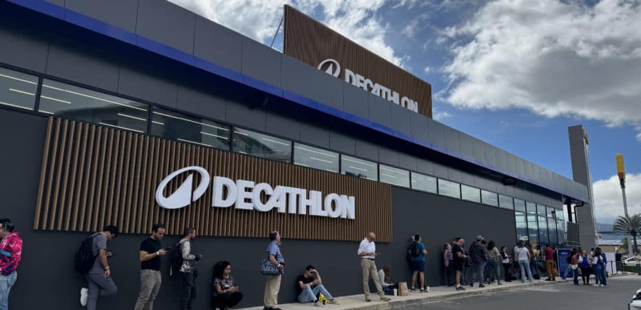 Decathlon abrió este viernes su primera tienda en Costa Rica con “65 deportes bajo el mismo techo” y proyecta dos aperturas más para 2025