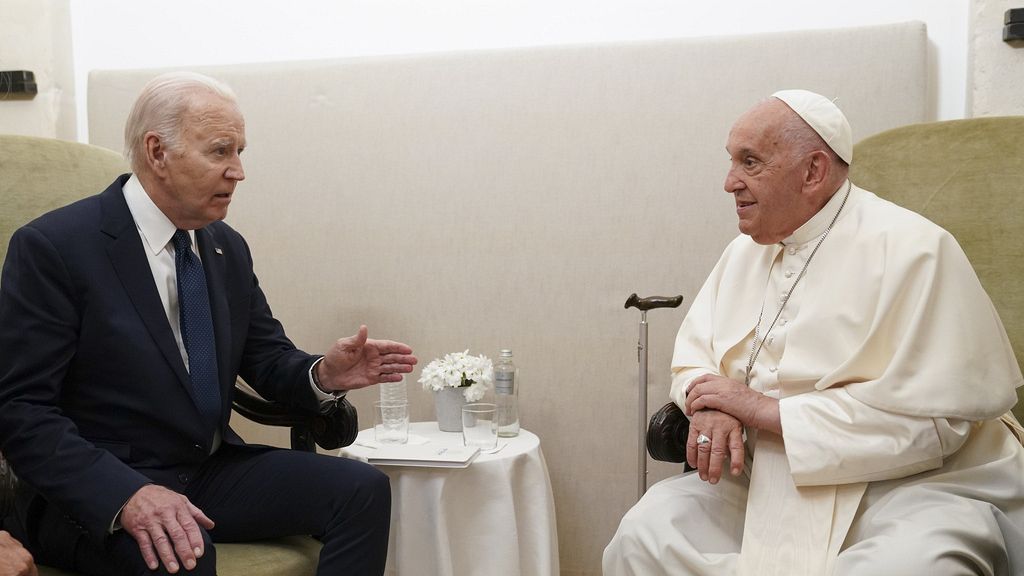 Biden condecora al Papa con la Medalla Presidencial de la Libertad