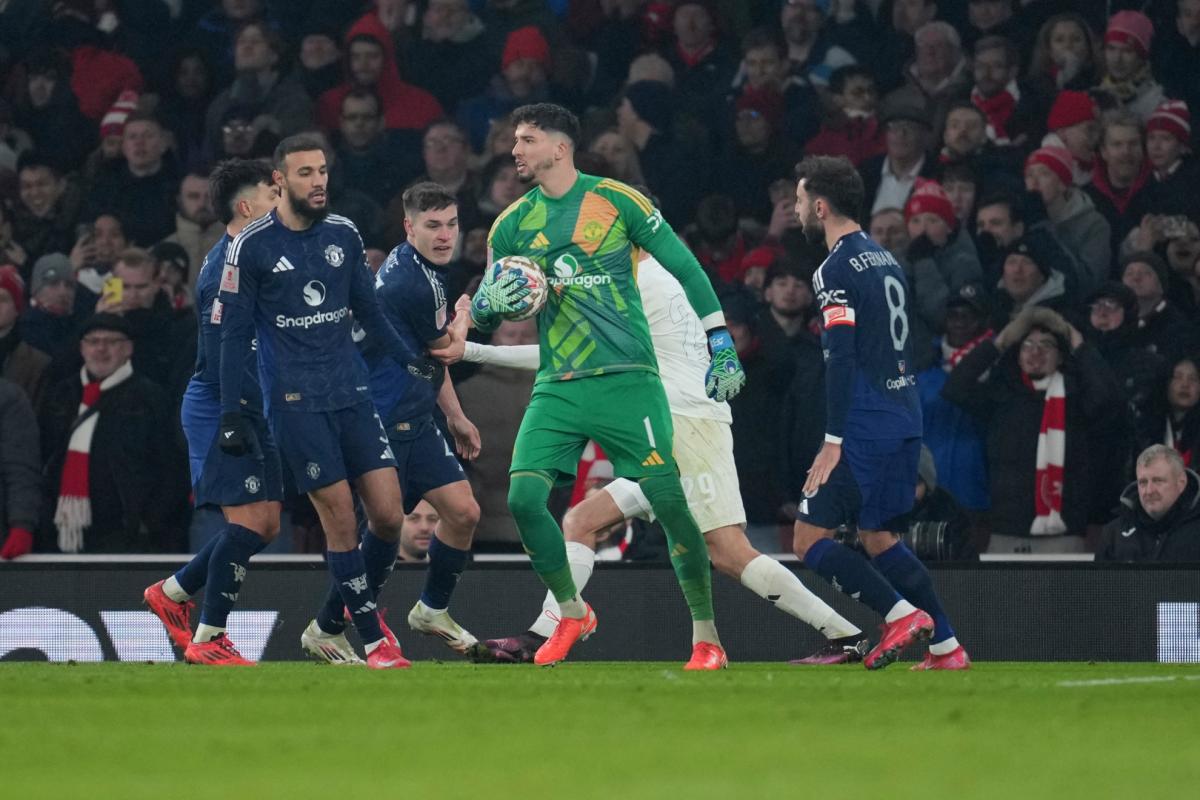 La mano de Bayindir con los penaltis salva la