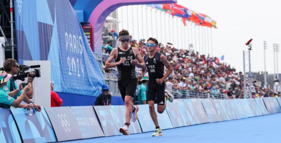 Alex Yee quiere llegar listo a la maratón de Londres: 28:08 en los 10K de Valencia – Planeta Triatlón