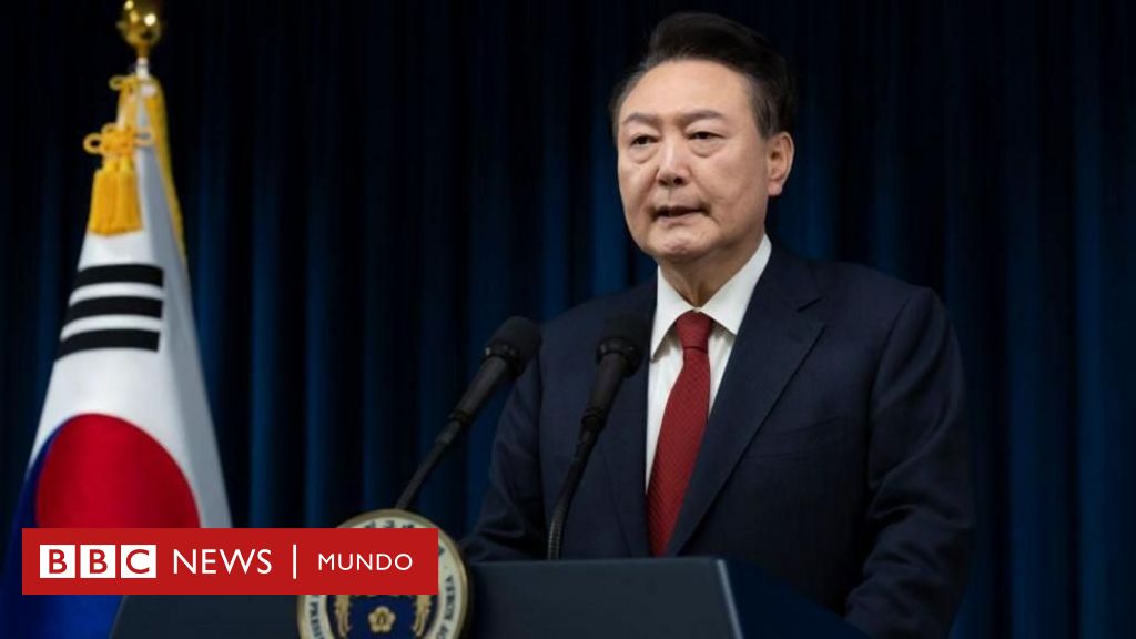 Corea del Sur: por qué el polémico presidente recibirá un aumento de sueldo a pesar de enfrentar un juicio político por declarar la ley marcial – BBC News Mundo