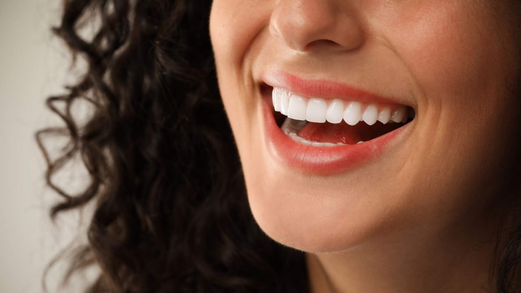 Labios perfectos y sonrisas radiantes: lo último en medicina estética peribucal