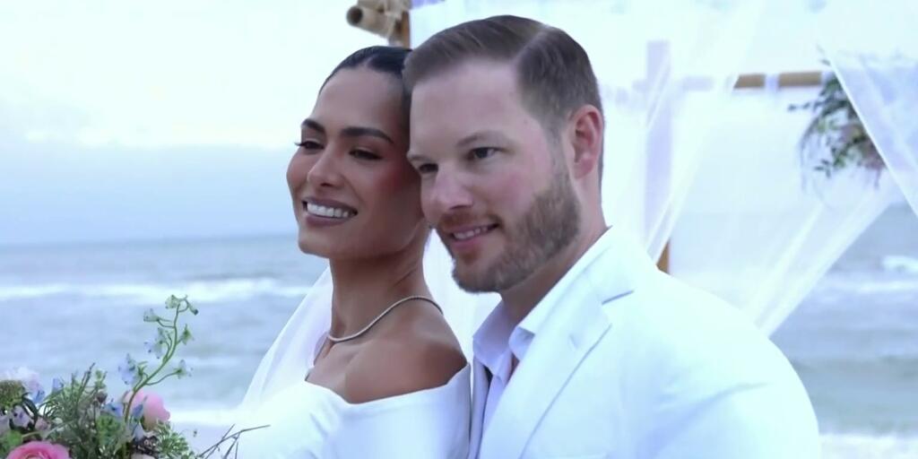 andrea-meza-y-ryan-proctor-contraen-matrimonio-en-las-playas-de-naples