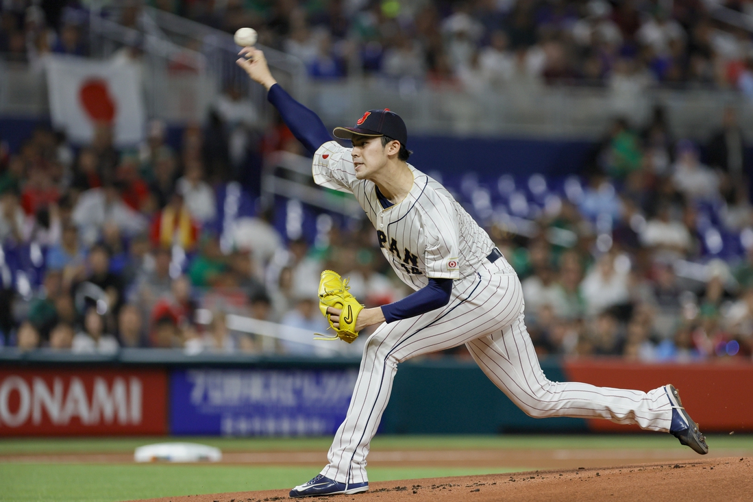 Deadspin | Informes: El lanzador derecho japonés Roki Sasaki descarta a los Yankees y Mets