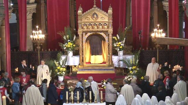 La Santa Túnica de Argenteuil: una reliquia auténtica que casa con la Sindone y el Sudario de Oviedo