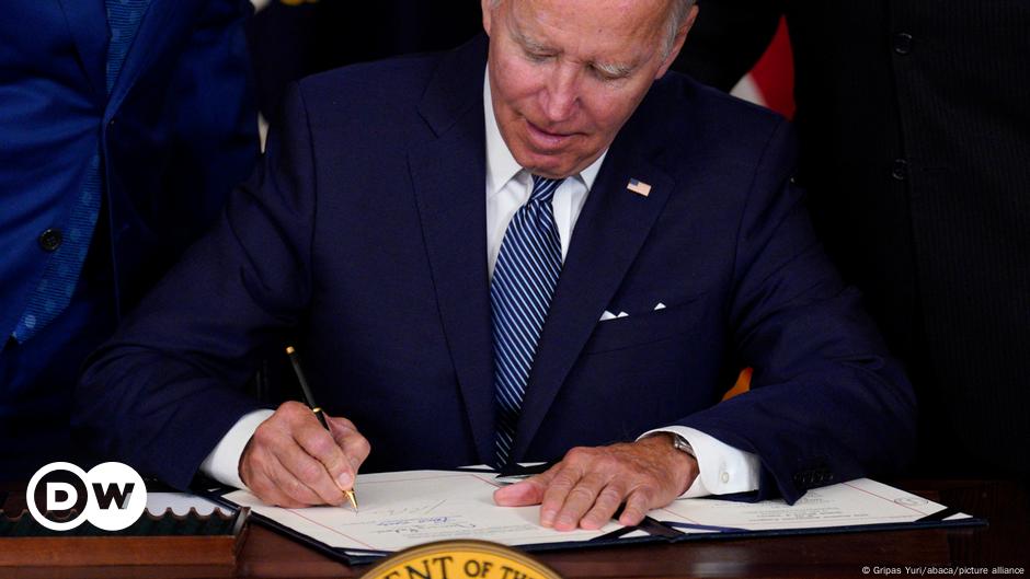 biden-restringe-aun-mas-la-exportacion-de-microchips-de-ia-–-dw-–-14/01/2025