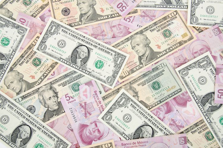 El Dólar sube a máximos de dos semanas frente al Peso mexicano ante la posibilidad de que no haya recortes de la Fed en 2025