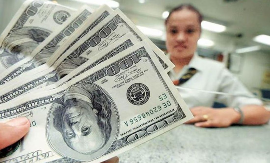 Precio del dólar abre a la baja alrededor de 20.59 al mayoreo